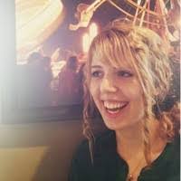 Amber Simas's Instagram, Twitter & Facebook