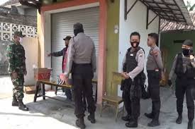 Manage and improve your online marketing. Ganjar Minta Polisi Usut Tuntas Penyerangan Doa Bersama Midodareni Di Pasar Kliwon Bagian 1
