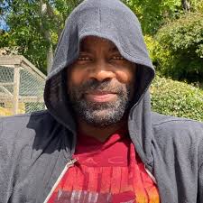 🥺 그가 치유할 수 있는 일이길 바랍니다 🤲🏾. 그는 멋져