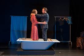 30) disposés coaxialement l'un dans l'autre. Theatre De Paris Vers Le Off D Avignon L Un Est L Autre Ou Comment Bouleverser Les Reperes Mari Et Femme
