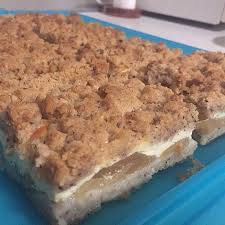 Apfel Nuss Streusel Mit Quarkcreme Von Alina1st Chefkoch In 2020 Quarkcreme Kuchen Rezepte Einfach Apfel Quark Kuchen