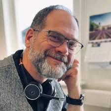 Är det inte väldigt mycket negativa nyheter i mediaflödet? Krig och oro  överallt. Jag tror ju att det mest handlar om så kallade klick-baits, enda  sättet att få uppmärksamhet är att vara