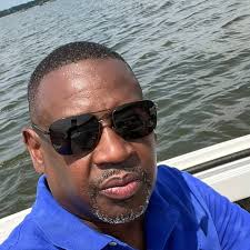 アリヤ・ボストン、彼女の高校の母校、ウスターアカデミーでジャージを引退したことをおめでとう🔥 彼女のジャージは学校史上初めて引退した。