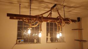 Hier Habe Ich Eine Alte Leiter Gesaubert Mit Ketten An Der Decke Befestigt Seillampen Gekauft Und Fertig Ist Die Esszimmerla Lampe Esszimmerlampe Alte Leiter