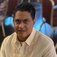 Darryl Roach's Instagram, Twitter & Facebook