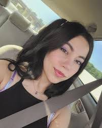 Violet Sinclair's Instagram, Twitter & Facebook