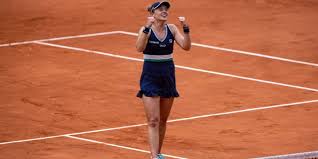 12/02/2021 nadia podoroska , née le 10 février 1997 à rosario , est une joueuse de tennis argentine (d'origine ukrainienne), professionnelle depuis 2011. Very Happy Nadia Podoroska Celebrates Historic French Open Run