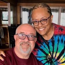 Glenn Knowles (@GlennzGr8ful)