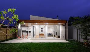 Analizaremos el diseño de una moderna casa de un piso que te servirá de inspiración para la construcción o remodelación de tu vivienda, con acabados en piedra y madera de. Diseno De Casa Moderna De Un Piso Planos Y Fachadas