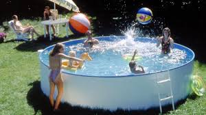 Nicht Jeder Kann Und Will Sich Ein Richtiges Schwimmbecken In Den Garten Bauen Aufstellpools Sind Eine Gunstige Alternat Aufsteller Swimmingpool Schwimmbecken