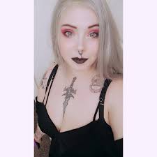 How is everyone finding reed? I've found him really useful to disrupt  people like Hawkeye and Dr strange. Being able just to walk towards  Hawkeye, absorb damage then fire it back and