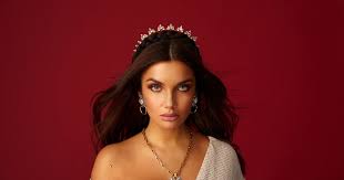 Il mese che si appresta a vivere sarà per lei un'esplosione di emozioni. Elettra Lamborghini The Unexpected Confession In An Interview I Do It Every Now And Then Curler Ruetir