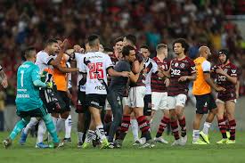 Flamengo ao vivo, contratações, colunas, treinos, narrações, e muito mais em nosso site e app. Imprensa Portuguesa Diz Que Flamengo X Vasco Foi Improprio Para Cardiacos Jornal Meia Hora Esportes