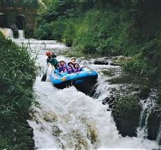 Kampung gajah lembang atau wonderland merupakan salah satu tempat wisata yang terletak di sebelah utara kota bandung, tepatnya yaitu di kawasan cihideung, parongpong, kabupaten bandung barat, jalan sersan bajuri km 3,8. Harga Tiket Masuk Kampung Singkur Pangalengan Juli 2021 Wisatakaka