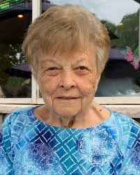 Elaine Waldo's Instagram, Twitter & Facebook