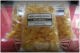 Adapun keripik singkong pedas dibumbui dengan saus gula yang dibuat dari cabai, bawang merah, bawang putih, dan gula. Keripik Singkong Bimbi Oleh Oleh Khas Probolinggo Firmankasan Com