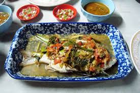 1 kg grouper fish head or whole grouper fish (ikan kerapu, you can replace with red snapper/ ikan kakap merah, ikan mas/grass carp fish or ikan mujair/tilapia). Woku Wikipedia