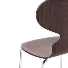 Wer gerne und viel zeit am esstisch verbringt, braucht dafür 1952 für ein dänisches gesundheitsunternehmen entworfen, entwickelte sich arne jacobsens ameise. Die Ameise 3101 Stuhl Von Fritz Hansen Stoll Online Shop