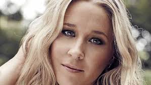 Catherine Britt, Bill Chambers to play Casino