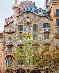 3 529 Likes 174 Comments L I N D S A Y S I L B Lindsaysilb On Instagram My Positano Peeps La Tagliata Chez Black Or Spain Design Casa Batllo Gaudi