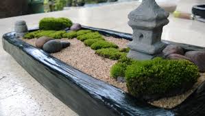 Diy Your Own Mini Zen Garden Absolutely Love The Moss I Neeeed A Zen Garden Miniature Zen Garden Mini Zen Garden Zen Garden Diy