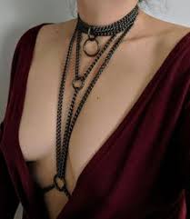 Cut them into a collar shape like this. Daisy Stuff