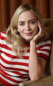 Smile Emily Blunt Actress 950x1534 Wallpaper Emily Blunt Actresses Celebrities