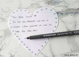 You can find all ways to contact us here. Geschenk Zum Valentinstag Bild Mit Briefumschlagen Aus Herzen