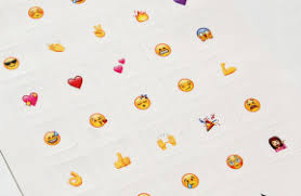 Bonjour, ici j'espere pouvoir regrouper des beau snapchat d'homme ou de femme voulant montrer leur corps. Your Dreams Of Using Nothing But Emoji Are Realized Wired