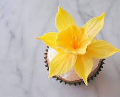 Daffodil Cupcake Gum Paste Flowers Flower Cupcakes Daffodil Cake