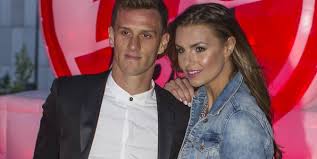 Wontorra, die tochter des moderators jörg wontorra, schwärmt gegenüber dem kölner express: Laura Wontorra Plaudert Uber Ihren Uber Job Und Die Liebe Zum 1 Fc Koln Star Simon Zoller Express De