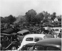 50 Vintage Photos Of Classic Car Salvage Yards And Wrecks From Between The 1940s And 1950s Vintage Everyday Classic Cars Scrap Car Car