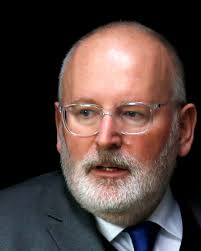 EU moves to ban single-use plastics