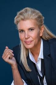 Nadja Smith's Instagram, Twitter & Facebook