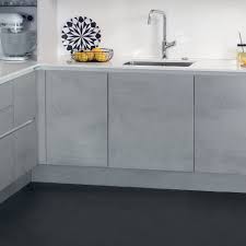 La cuisine ouverte est directement connectée à une buanderie spacieuse et pratique. Porte De Cuisine 6 Modeles Originaux Pour Votre Cuisine Marie Claire