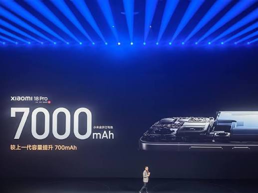 Xiaomi 18 Pro pin 7000mAh trong khi Xiaomi 18 Pro Max có dung lượng pin  8500mAh. Với mức pin này ad khẳng định thời lượng sử dụng chắc chắn lớn hơn  iPhone