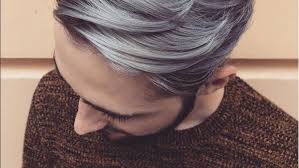 Tutupi juga tempat yang menurut kamu. 7 Rahasia Rambut Abu Abu Terlihat Makin Keren Fashion Beauty Liputan6 Com