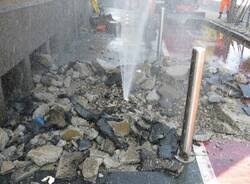 Recensisci per primo acqua a catinelle annulla risposta. Piazza Carroccio Acqua A Catinelle Da Un Tubo Bucato Legnanonews