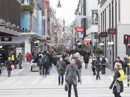 Total and new cases, deaths per day, mortality and recovery rates, current active cases, recoveries, trends and timeline. Salgono I Contagi In Svezia Paura Della Seconda Ondata Corriere It