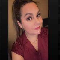 Larissa Stewart's Instagram, Twitter & Facebook