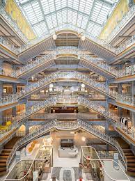 La samaritaine, paris most successful department store la samaritaine's immediate success was a direct result of the transformation of the french society after the french revolution. N01 N0aylle2mm