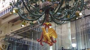 A Chandelier From The St Louis 1904 World S Fair Now Hangs At Anheuser Busch Inbev S St Louis Brewery Joe Chandelier Picture Home Decor Lights World S Fair