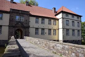 März 2018 wurde jens spahn als bundesminister für gesundheit vereidigt. Schlosspark Schloss Strunkede Herne Destimap Destinations On Map