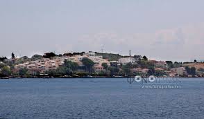 Το διαμέρισμα βρίσκεται σε διώροφη οικοδομή και είναι φυσικά το τελευταίο διαμέρισμα προς το ύψος. H Dhmarxos Stylidas Eyxaristei Ton Dioikhth Ths 5hs Ype Gia To Polydynamo Perifereiako Iatreio Stis Raxes Fonografos Net
