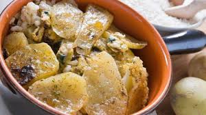 Questa preparazione è una semplificazione della famosa tiella di bari che prevede una cottura rigorosamente al forno. Riso Patate E Cozze Dalla Puglia Con Furore Sulle Nostre Tavole