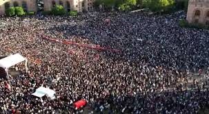 Masiva marcha del movimiento “Tavush por la Patria”: El arzobispo Bagrat Galstanyan exigió la renuncia de Nikol Pashinyan - Diario Armenia