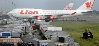 Fungsi rem parkir, cara kerja rem parkir, tipe rem parkir, tipe tuas rem parkir, center brake, rem parkir roda belakang, rem jika rem parkir tidak ada atau tidak berfungsi maka saat kendaraan parkir pada tempat yang tidak rata, misalnya jalanan naik atau. Ancaman Bom Pesawat Lion Air Diketahui Palsu Republika Online
