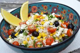 Recette De Salade De Riz Aux Tomates Cerise Mais Olives Et Feta Recette Recette Salade De Riz Salade De Riz Riz Tomate