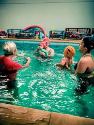 Natacao Para Bebes Thalyta Trudes Em 2020 Natacao Para Bebe Natacao Aulas De Natacao