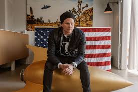 Kinocheck international 902.081 views4 months ago. Tom Delonge Making Directorial Debut With Sci Fi Film